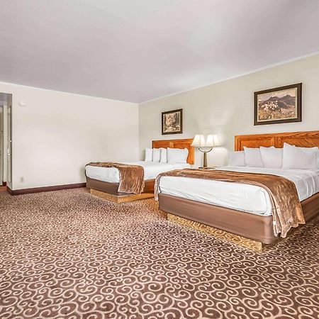 Red Arrow Inn & Suites, A Travelodge By Wyndham مونتروز المظهر الخارجي الصورة