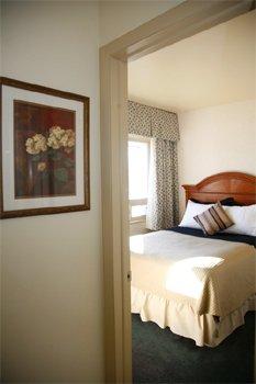 Red Arrow Inn & Suites, A Travelodge By Wyndham مونتروز المظهر الخارجي الصورة