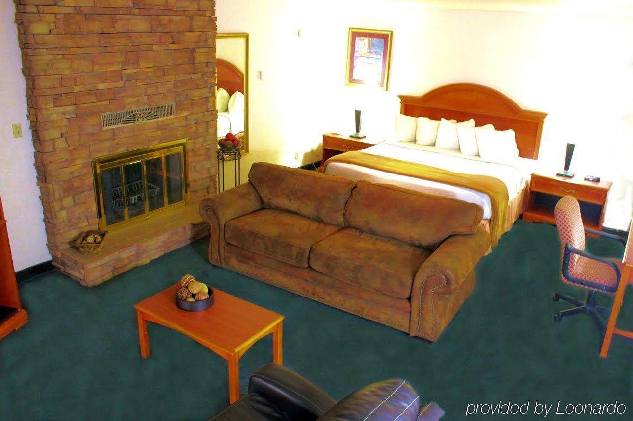 Red Arrow Inn & Suites, A Travelodge By Wyndham مونتروز المظهر الخارجي الصورة