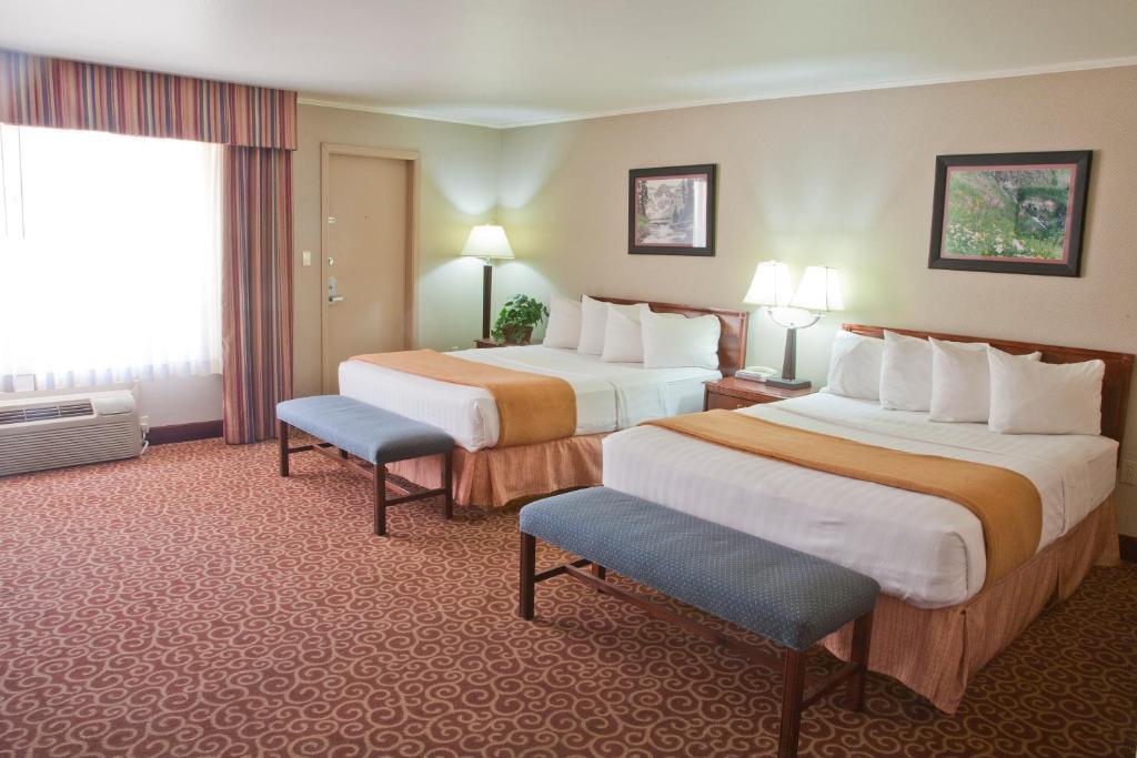 Red Arrow Inn & Suites, A Travelodge By Wyndham مونتروز الغرفة الصورة